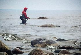 Маленькое изображение рыбалка на хариуса в озере Маленькое фото рыбалка на хариуса в озере